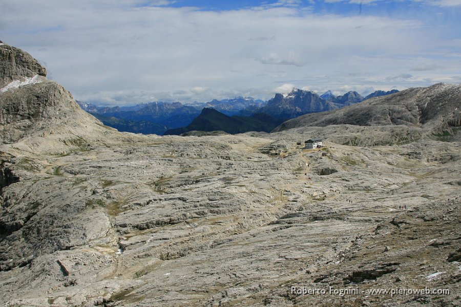 28 Vista dalla funivia Rosetta al rifugio Rosetta.JPG